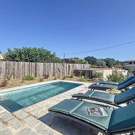 Tatil Evi Contemporary With Pool In Trinite *