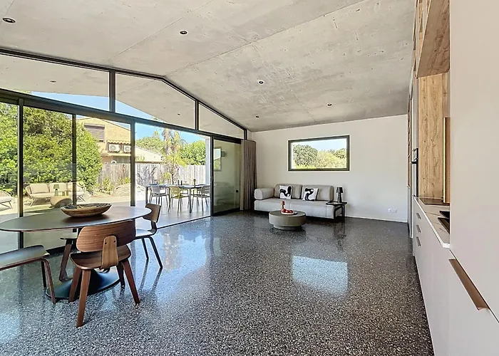 Contemporary With Pool In Trinite Nyaraló Porto-Vecchio