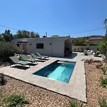 Contemporary With Pool In Trinite * 维琪奥港
