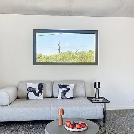 Σπίτι διακοπών Contemporary With Pool In Trinite