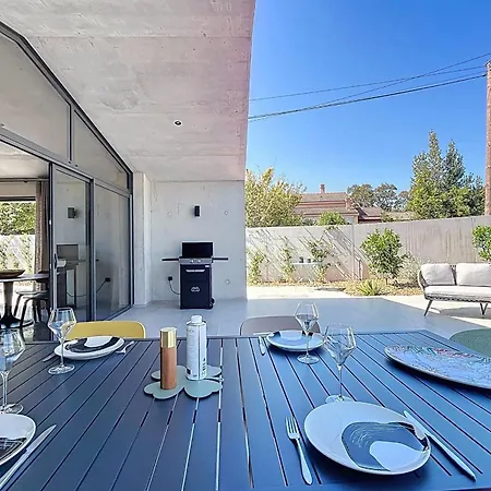 Σπίτι διακοπών Contemporary With Pool In Trinite Πόρτο Βέκιο