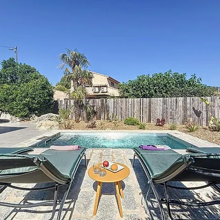Contemporary With Pool In Trinite Holiday home