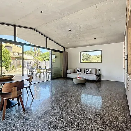 Ferienhaus Contemporary With Pool In Trinite *