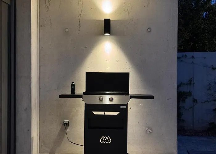 Contemporary With Pool In Trinite * 维琪奥港